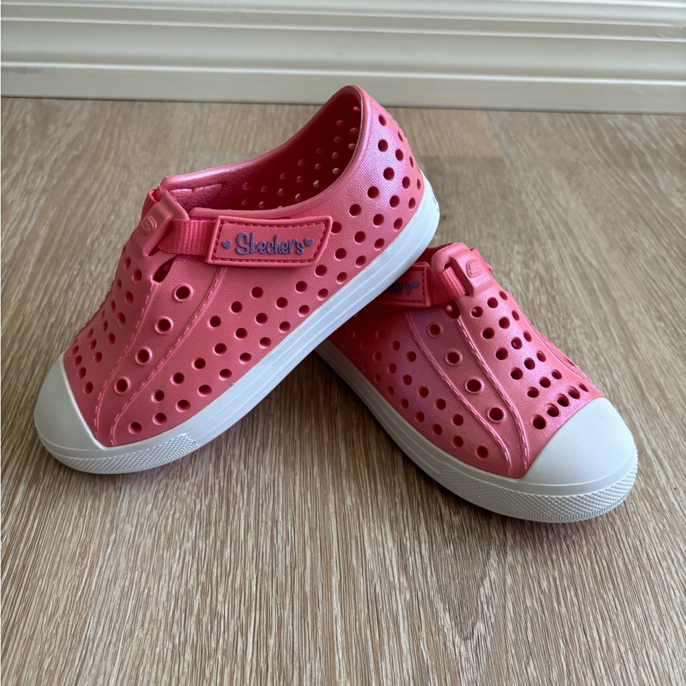 Skechers Guzman girls size 10 pink NWT
